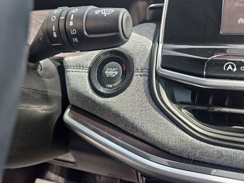 Used 2022 Jeep Compass Latitude w/ Convenience Group image 36