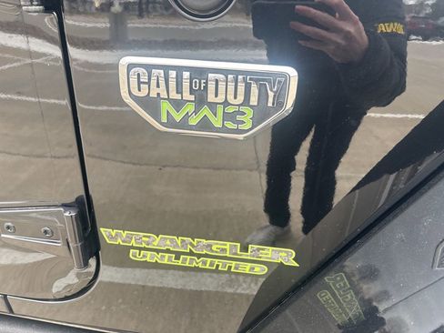 Used 2012 Jeep Wrangler Unlimited Rubicon image 12