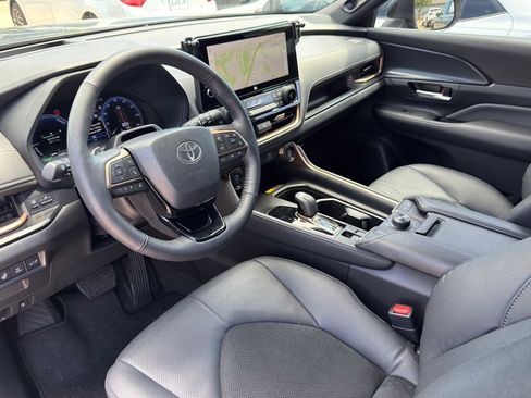 Used 2025 Toyota Grand Highlander AWD Hybrid image 10