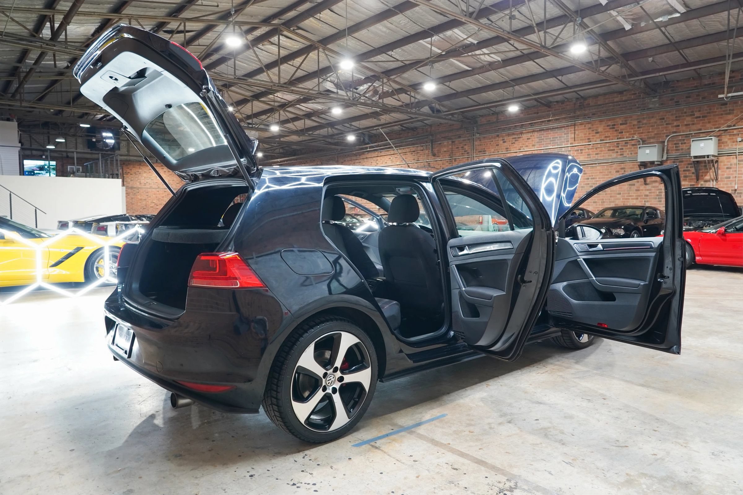 Used 2017 Volkswagen GTI S FWD image 27