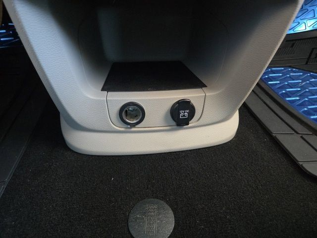 Used 2017 Dodge Grand Caravan SE w/ Power Window Group FWD image 16