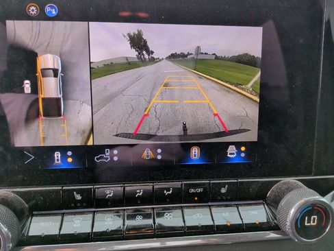 Used 2026 Chevrolet Colorado Trail Boss AWD/4WD image 8