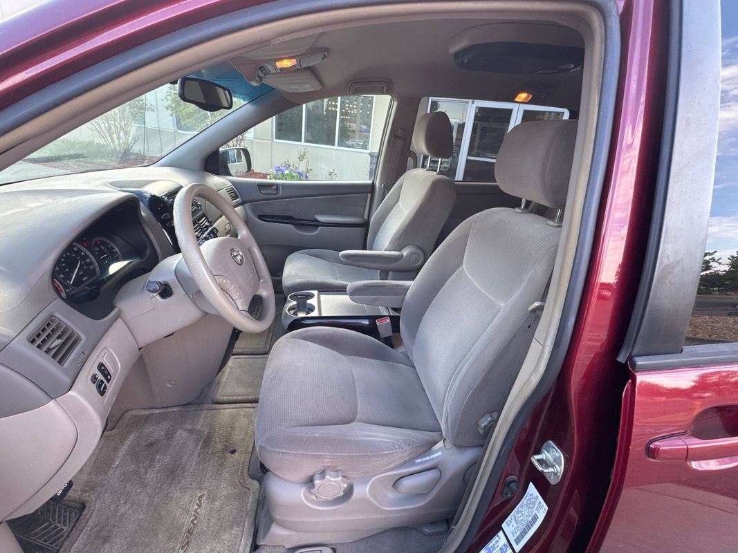 Used 2004 Toyota Sienna CE FWD image 28