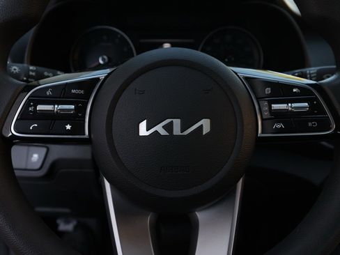 Used 2023 Kia Forte LXS image 24