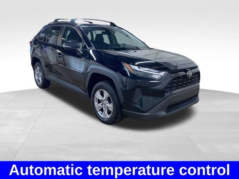 Used 2022 Toyota RAV4 XLE w/ Convenience Package AWD/4WD image 5