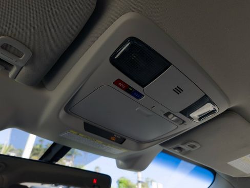 Used 2019 Subaru Outback 2.5i Premium image 17