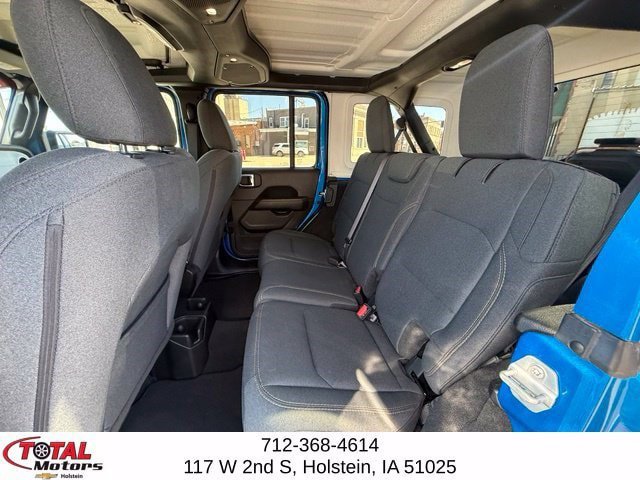 Used 2024 Jeep Wrangler Unlimited Sahara AWD/4WD image 10