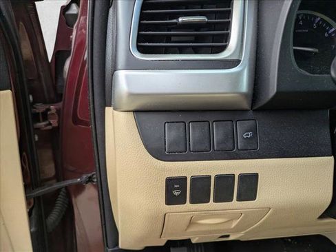 Used 2015 Toyota Highlander XLE image 10