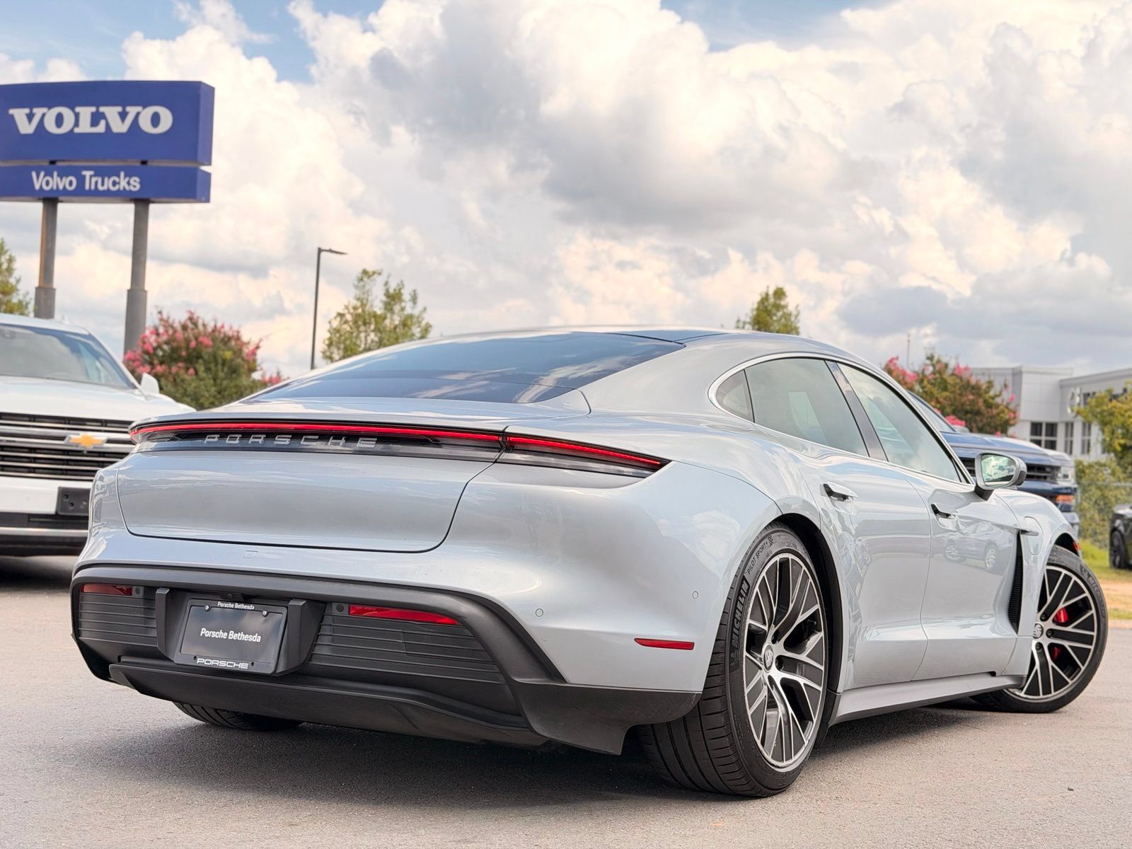 Used 2020 Porsche Taycan 4S w/ Premium Package AWD/4WD image 7