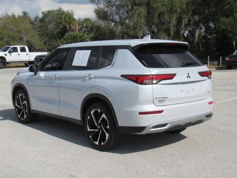Used 2024 Mitsubishi Outlander SE image 7