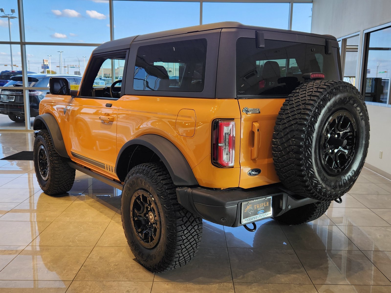 Certified 2021 Ford Bronco First Edition AWD/4WD image 4