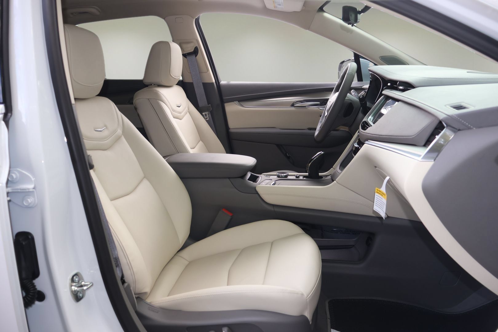 New 2026 Cadillac XT5 Premium Luxury w/ Driver Assist Package FWD image 17