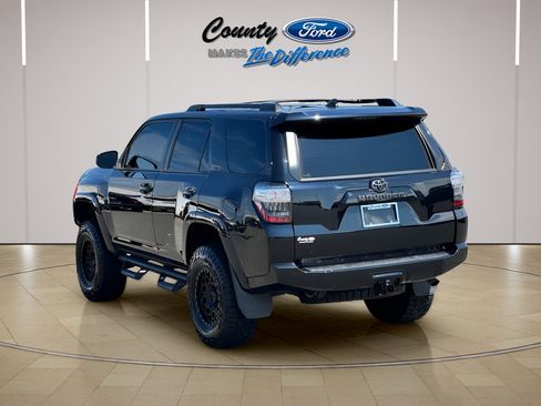 Used 2022 Toyota 4Runner SR5 RWD image 24