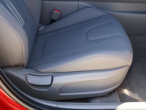 Used 2024 Hyundai Elantra SEL w/ Convenience Package image 18