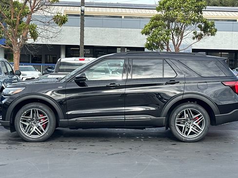 New 2026 Ford Explorer ST-Line w/ ST-Line Street Pack image 7