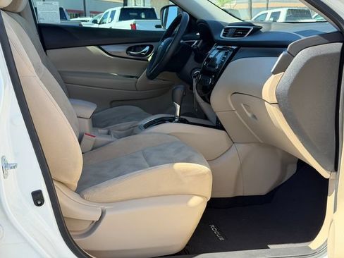 Used 2016 Nissan Rogue S FWD image 20