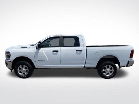 Used 2025 RAM 2500 Big Horn AWD/4WD image 2