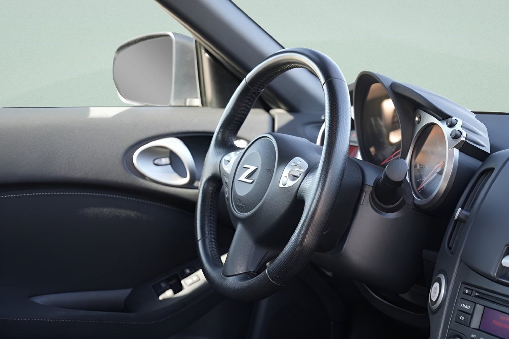 Used 2017 Nissan 370Z NISMO RWD image 12