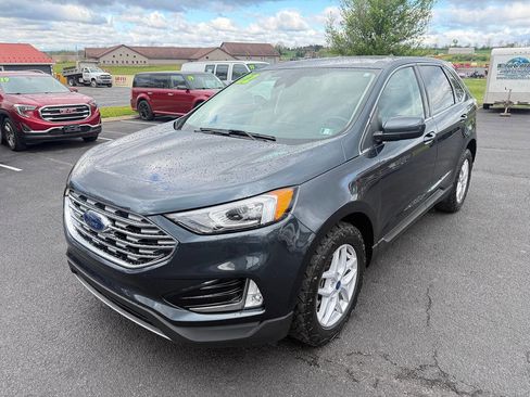 Used 2022 Ford Edge SEL w/ Convenience Package image 2