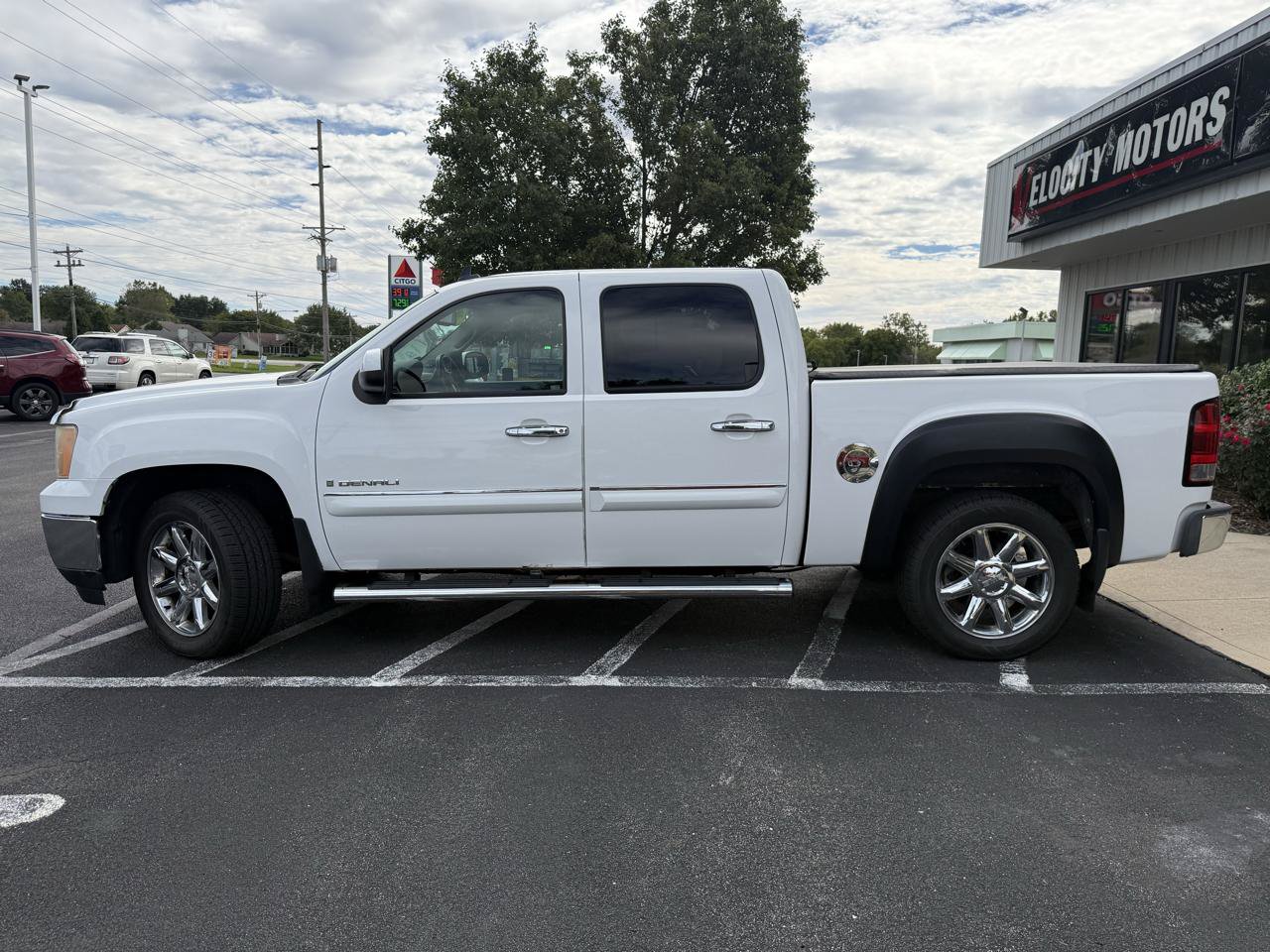 Used 2009 GMC Sierra 1500 Denali AWD/4WD image 2