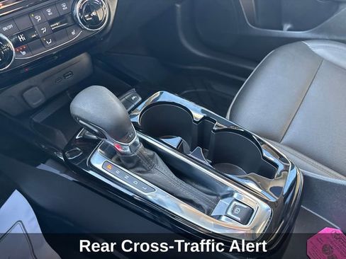 Used 2025 Chevrolet Trax ACTIV w/ Sunroof Package FWD image 17