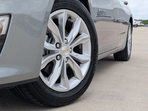 Used 2024 Chevrolet Malibu LT FWD image 2