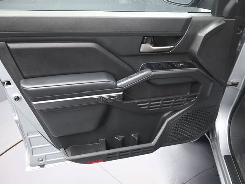 Used 2025 Toyota Tacoma TRD Off-Road image 10