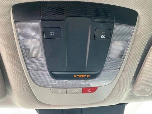 Used 2022 Kia Sorento S FWD image 17
