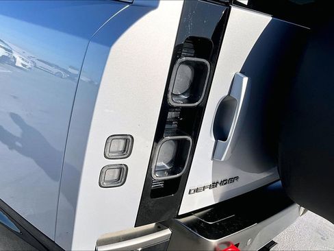 Certified 2024 Land Rover Defender 130 X image 21