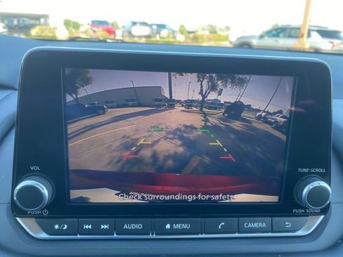 Used 2025 Nissan Rogue SV AWD/4WD image 27