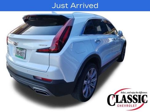 Used 2020 Cadillac XT4 Premium Luxury w/ Cold Weather Package image 11