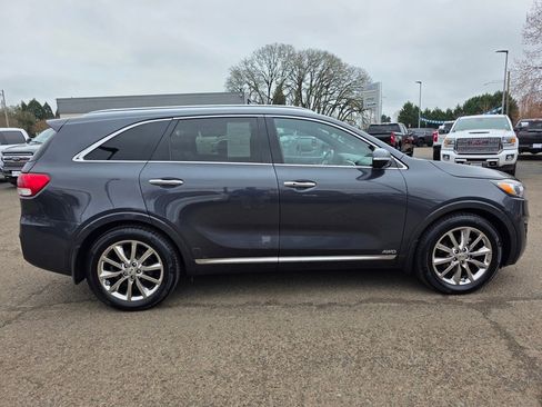Used 2017 Kia Sorento SX image 5