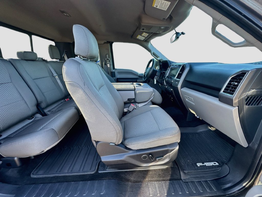 Used 2015 Ford F150 XLT w/ Equipment Group 302A Luxury AWD/4WD image 26