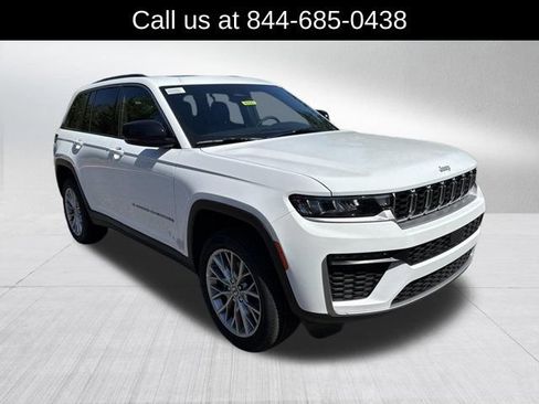 New 2027 Jeep Grand Cherokee Limited AWD/4WD image 3