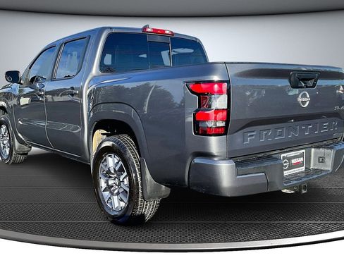 Used 2024 Nissan Frontier SL image 4