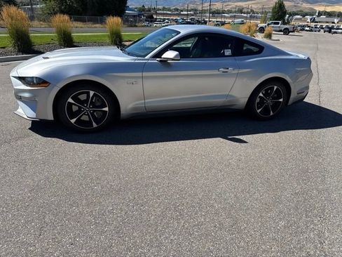 Used 2019 Ford Mustang GT w/ Equipment Group 301A RWD image 2