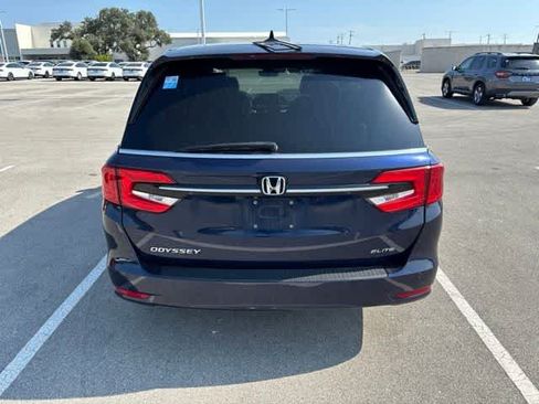 Used 2022 Honda Odyssey Elite image 4
