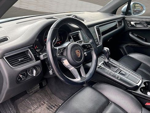 Used 2017 Porsche Macan image 12