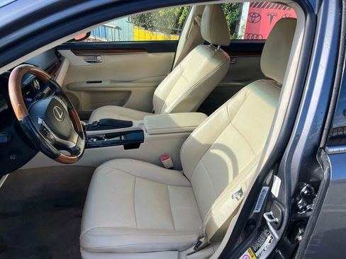 Used 2013 Lexus ES 300h w/ Luxury Pkg image 8