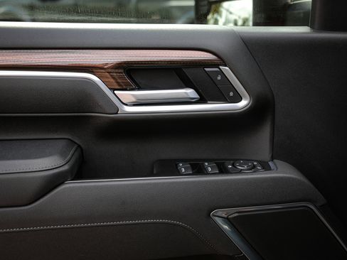 Used 2025 Chevrolet Silverado 2500 LT image 15