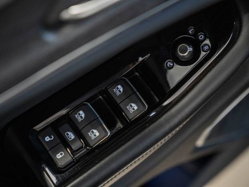 Certified 2023 Jeep Grand Cherokee Overland image 45