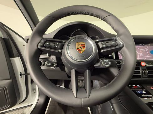 New 2026 Porsche Macan image 35