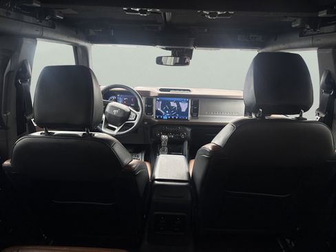 Used 2023 Ford Bronco Outer Banks image 10