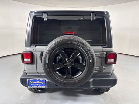 Used 2022 Jeep Wrangler Unlimited Sport AWD/4WD image 7