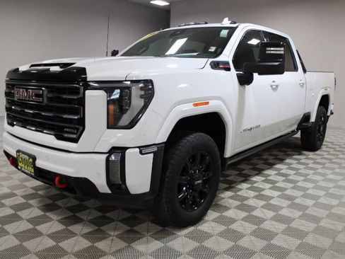 Used 2024 GMC Sierra 2500 AT4 w/ AT4 Premium Plus Package image 7
