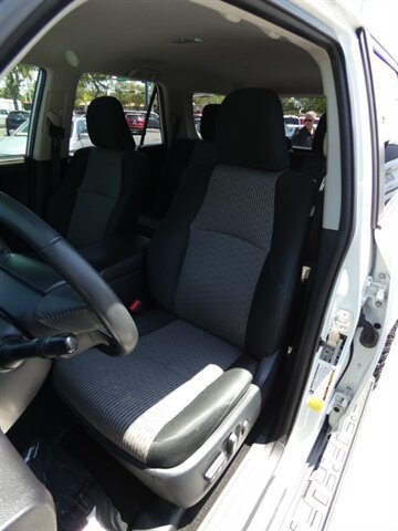 Used 2020 Toyota 4Runner SR5 AWD/4WD image 38