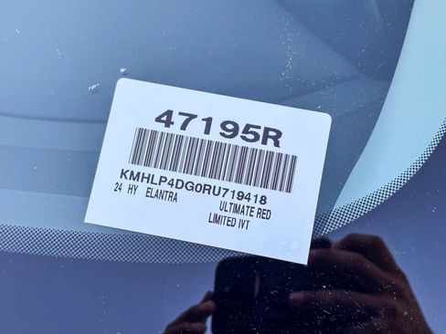 Used 2024 Hyundai Elantra Limited image 28