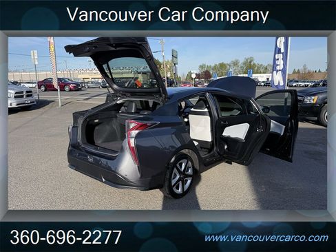 Used 2016 Toyota Prius Four Touring w/ Premium Convenience Package image 32