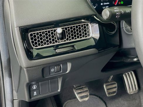 Used 2024 Honda Civic Sport image 13