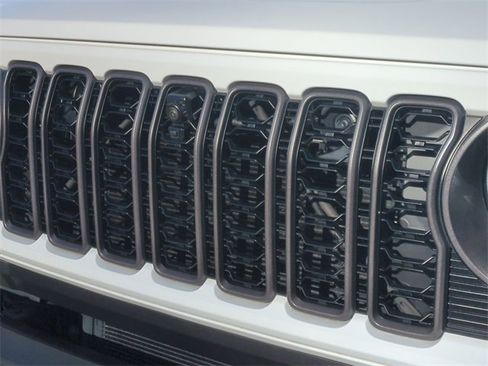 Used 2024 Jeep Wrangler Rubicon image 24